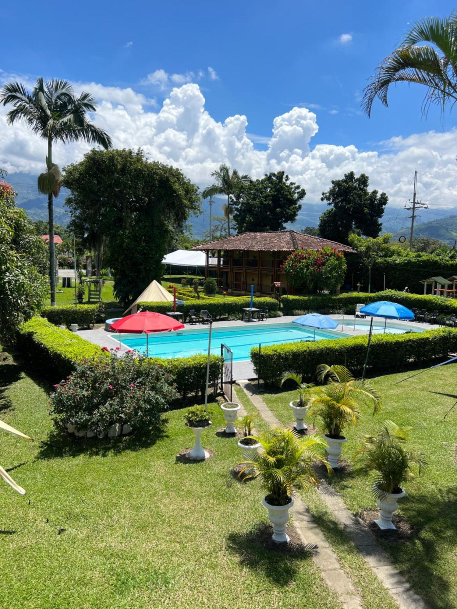 Villa Alejandra Del Quindio Calarcá Exteriör bild