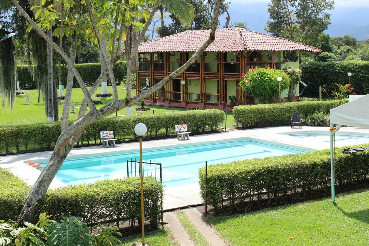 Villa Alejandra Del Quindio Calarcá Exteriör bild